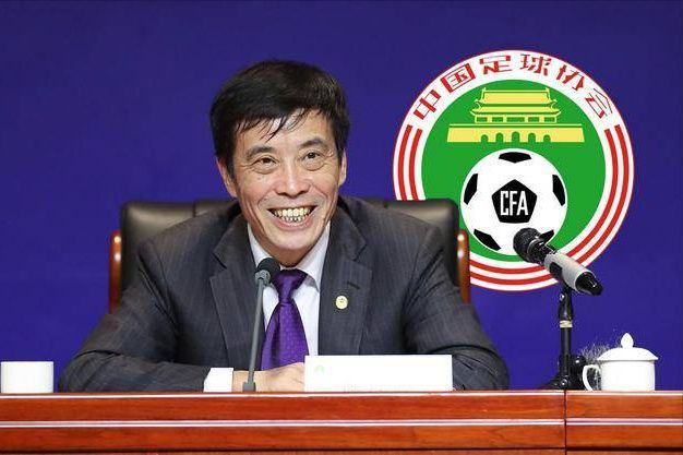 白玉般的她