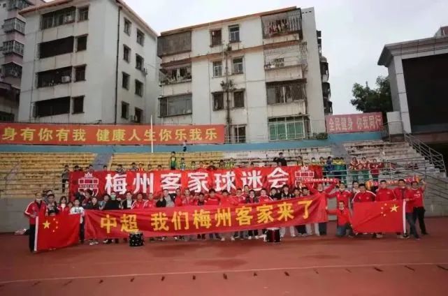 小镇姑娘电影免费观看