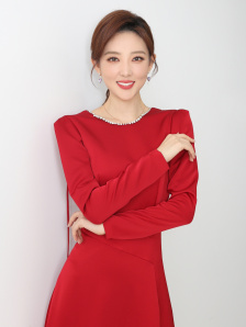 成人电影面试场来女儿的朋友